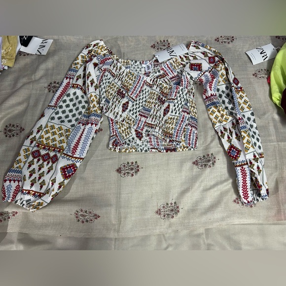 Zara Tops - Offshoulder zara top